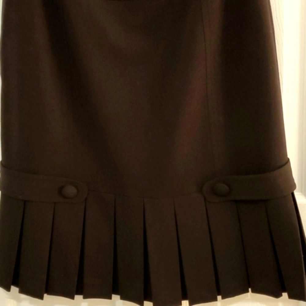 EUC NYGARD COLLECTION BLACK PLEATED DETAIL MID LENGTH SKIRT SIZE 6 - Picture 4 of 7